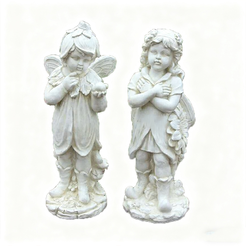 Ludzka rzeźba z włókna szklanego przedstawiająca małego anioła