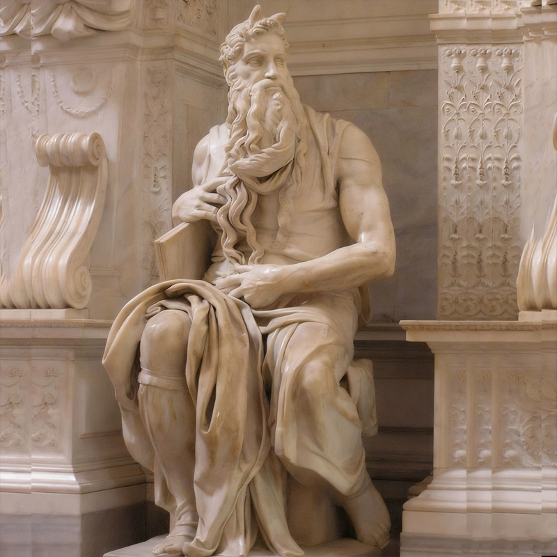 Klasyczna marmurowa rzeźba człowieka siedzącego