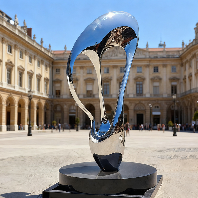 Rzeźba ze stali nierdzewnej polerowanej na lustro